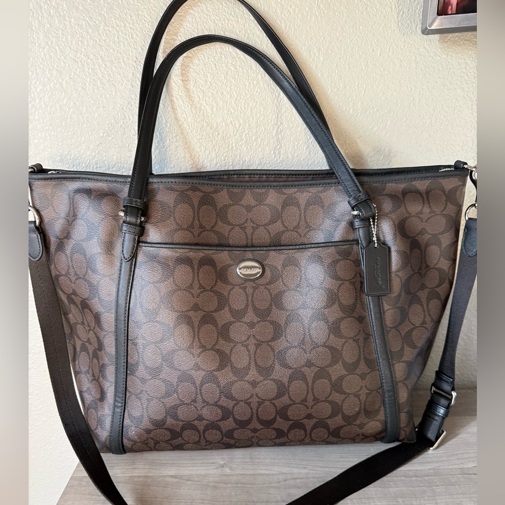 NWOT Coach Signature Peyton XL Tote Bag